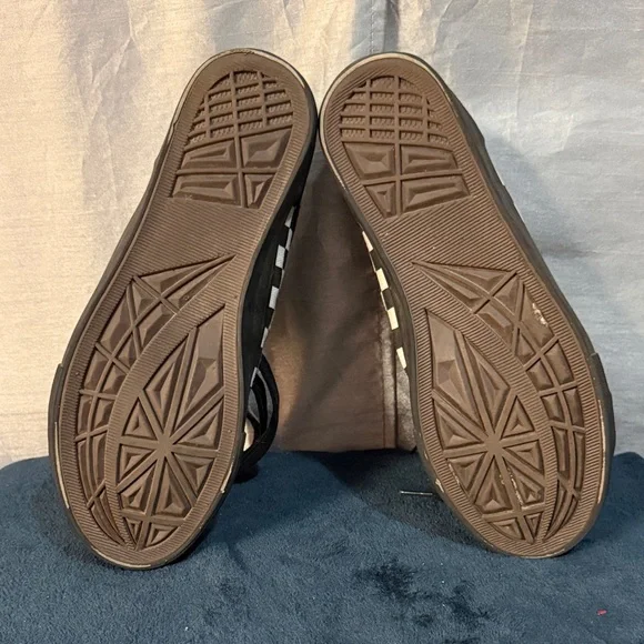 Monochrome Checkered Women's Sneakers - Picture 6 of 7